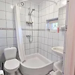 Pod Klonami Na Mazurach * Guty
