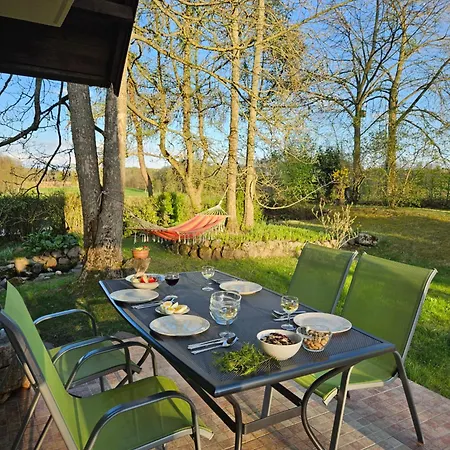 Pod Klonami Na Mazurach Holiday home Guty