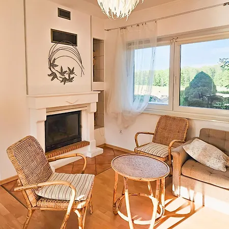 Pod Klonami Na Mazurach *